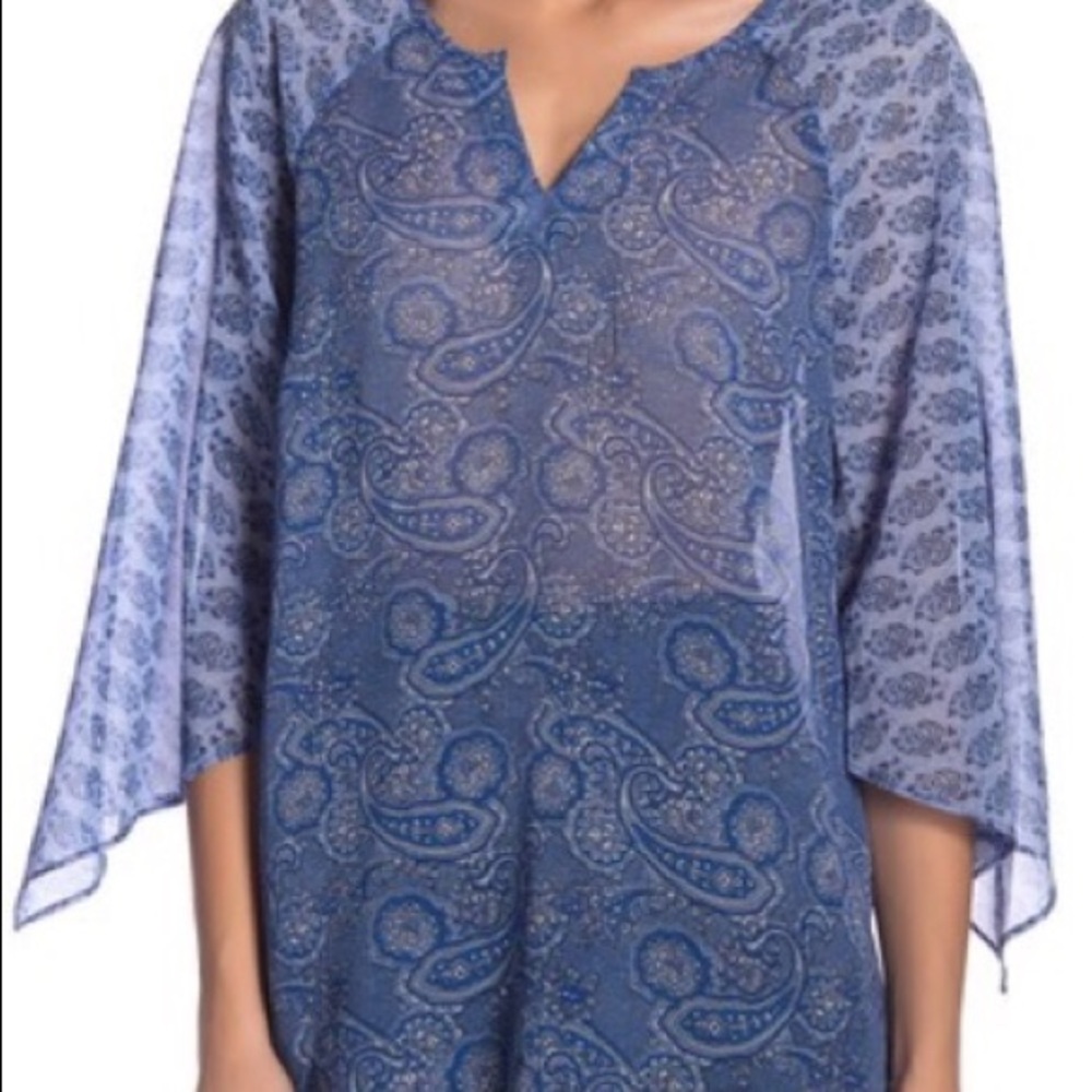 Elegant and casual blouse style